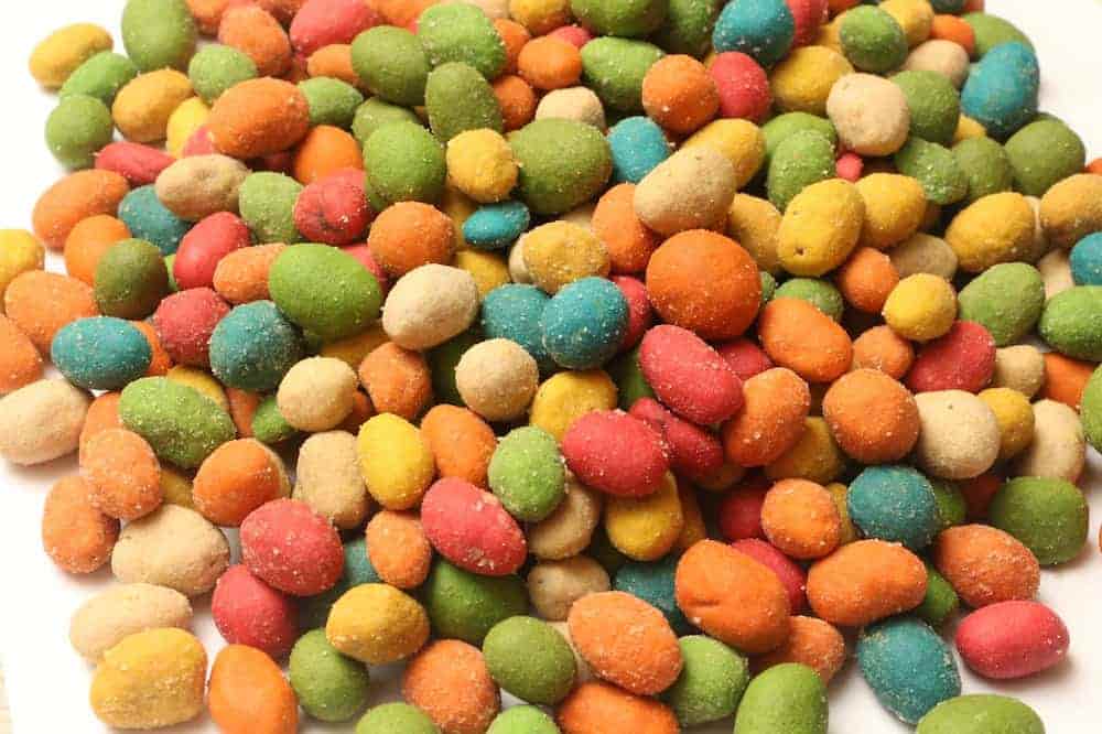 بادام زمینی رنگی محصولی جذاب و خلاقانه